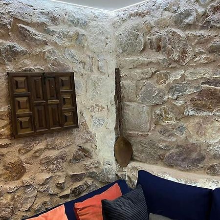 Stone Inn Near Acropolis & Metro 石头记 Felsenhohle Athens Ngoại thất bức ảnh
