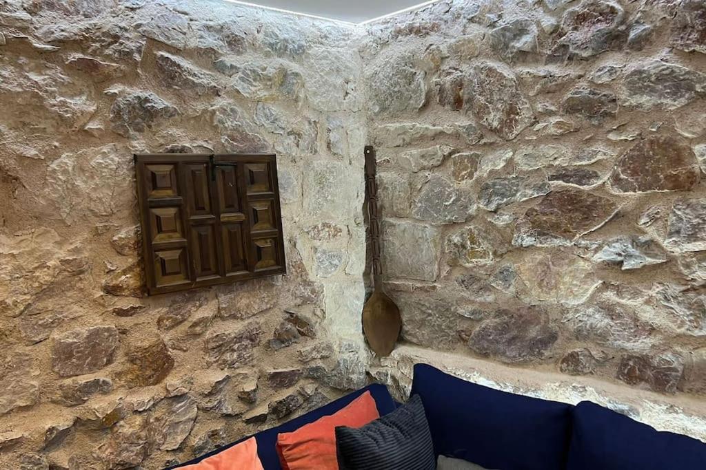 Stone Inn Near Acropolis & Metro 石头记 Felsenhohle Athens Ngoại thất bức ảnh